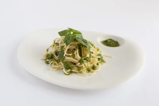 Espaguetis al pesto