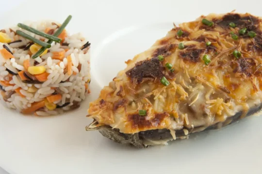 Berenjena rellena de carne